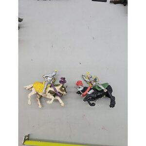 Britains Deetail Medieval Knight on Horse Crusader 1971 Toy Soldier Lot Of 2